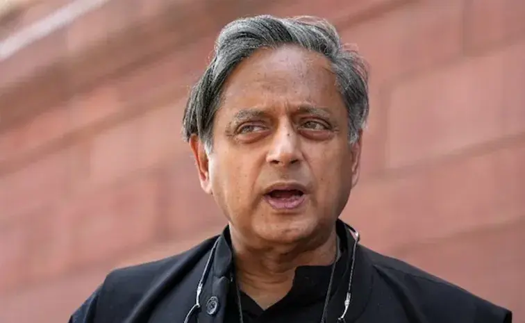Shashi Tharoor: ‘కేరళమ్’గా మారిన ‘కేరళ’.. శశిథరూర్ చమత్కార వ్యాఖ్య