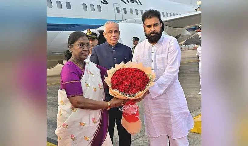 Andhra Pradesh- President Droupadi Murmu: President Murmu arrives in Visakhapatnam