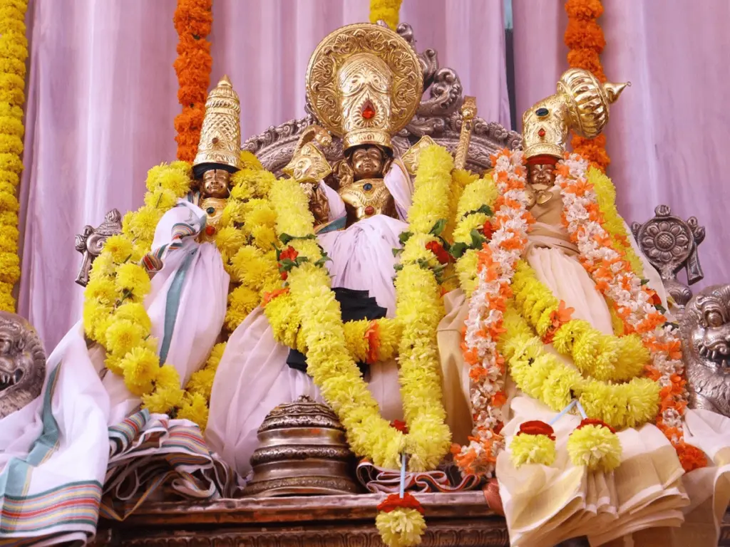 Sita Rama Kalyanam: భద్రాచలం కల్యాణానికి విదేశీ భక్తుడి భారీ కనుక