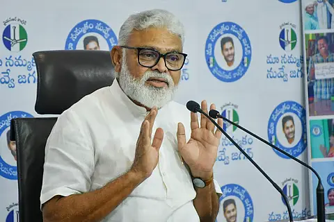 AP: స్లీప్ అప్నియా మెషిన్ పరికరంతో జైలులో నిద్రిస్తున్న అంబటి