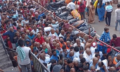 The rush of devotees continues in Tirumala