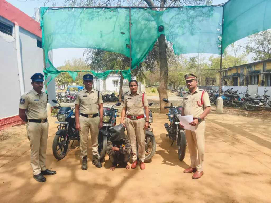 Bike Robbery Medak: బైకులు దొంగలించిన వ్యక్తి అరెస్ట్: సిఐ రేణుక రెడ్డి