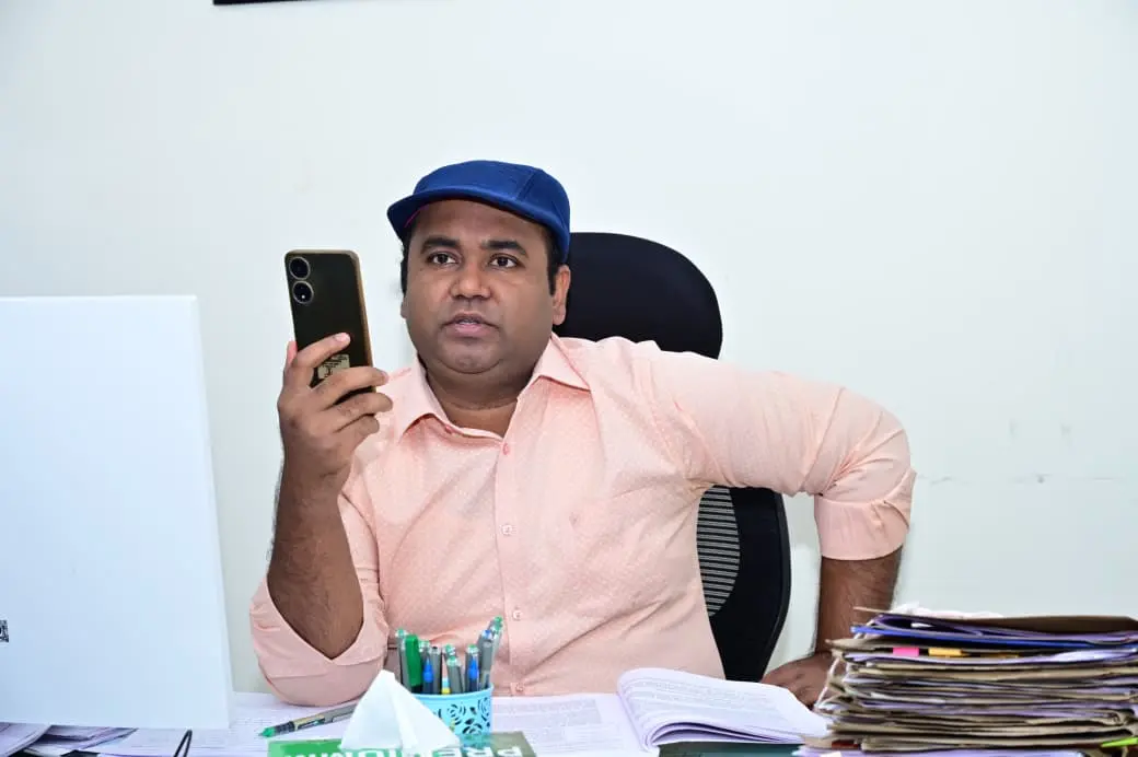 మున్సిపల్ ఎన్నికలు సాఫీగా జరగాలి: కలెక్టర్