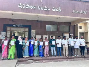 గెలుపు పత్రాలు అందుకున్న BRS అభ్యర్థులు