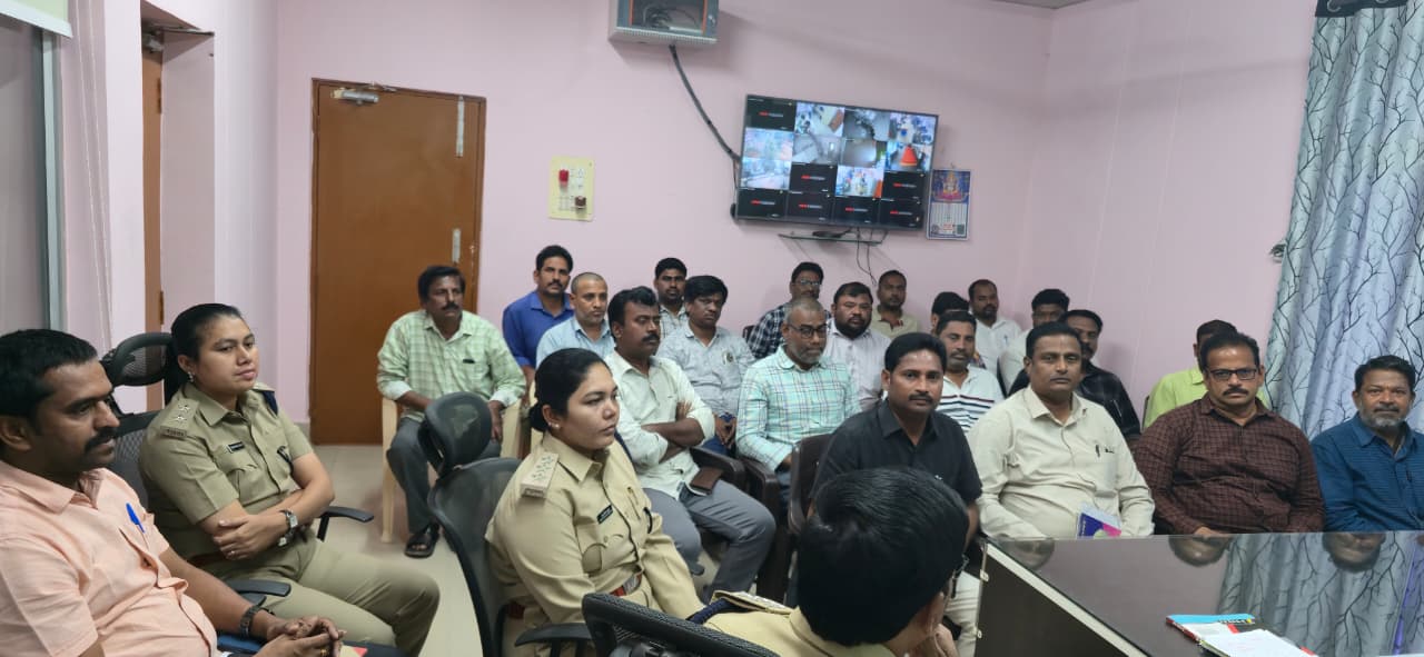 తిరుపతిలో డ్రైవింగ్ స్కూల్స్‌పై కఠిన హెచ్చరిక, ఫీజుల దందాకు చెక్