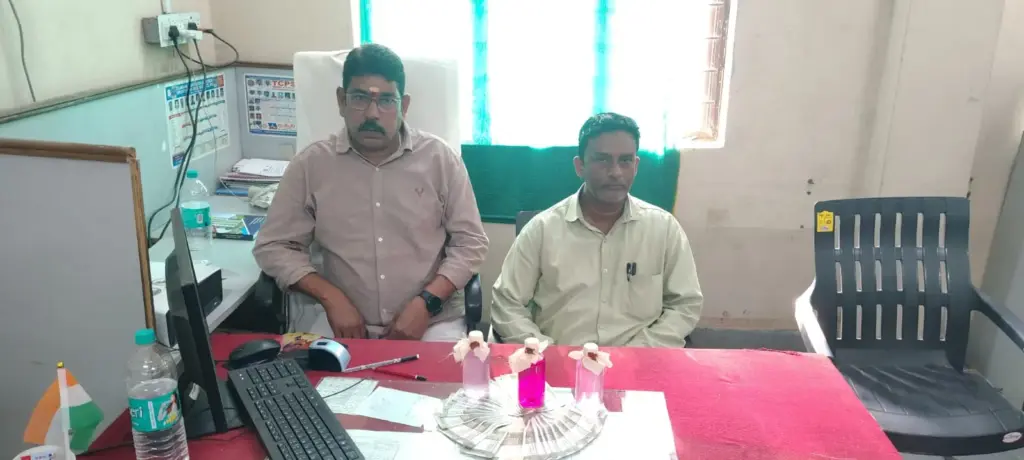 Peddapalli News: లంచం తీసుకుంటూ ఏసీబీకి పట్టుబడ్డ సబ్ రిజిస్ట్రార్