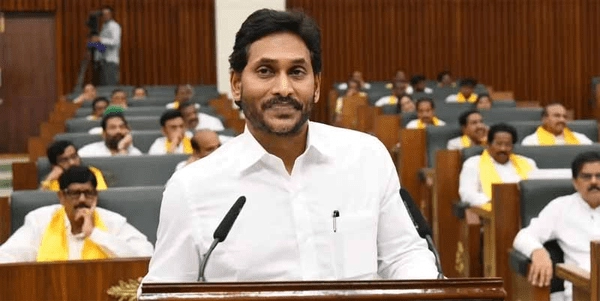 Andhra Pradesh: అసెంబ్లీ సమావేశాలకు హాజరు కావాలని జగన్ కీలక నిర్ణయం