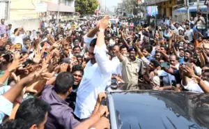 జగన్ పర్యటన.. పలువురు నేతలపై కేసులు