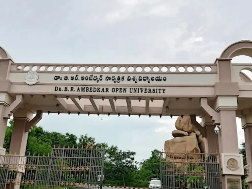 Corporate Jobs: అంబేద్కర్ వర్సిటీ విద్యార్థులకు కార్పొరేట్ కొలువులు.. 