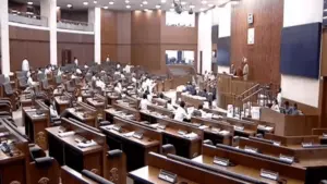 అసెంబ్లీలో హటాత్తుగా మూగబోయిన మైకులు.. గంట సేపు వాయిదా