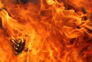 రాజంపేటలో అగ్నిప్రమాదం.. ఒకరు సజీవదహనం