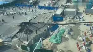 షాంఘైలో కుంగిన భూమి..సమీప భవనాలపై ప్రభావం