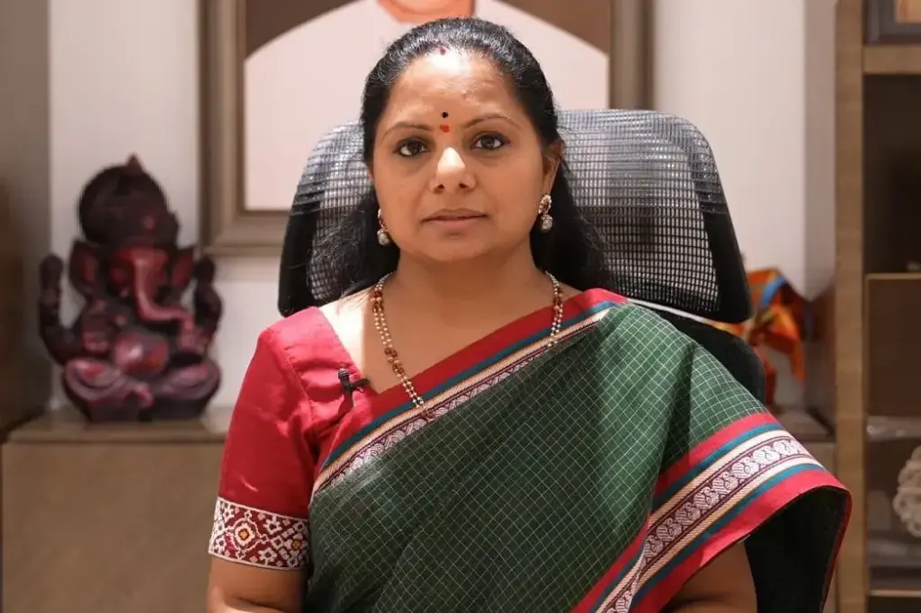 Kavitha: అతి త్వరలో కొత్త పార్టీ  