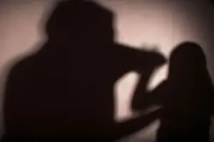 కన్న కూతురిపై 45 ఏళ్ల తండ్రి అత్యాచారం..