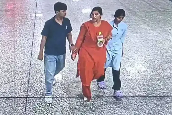 Charlapalli: కుటుంబ ఆత్మహత్య కారణాలు!