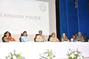 డీజీపీ ఎదుట లొంగిపోయిన నలుగురు అగ్రనేతలు