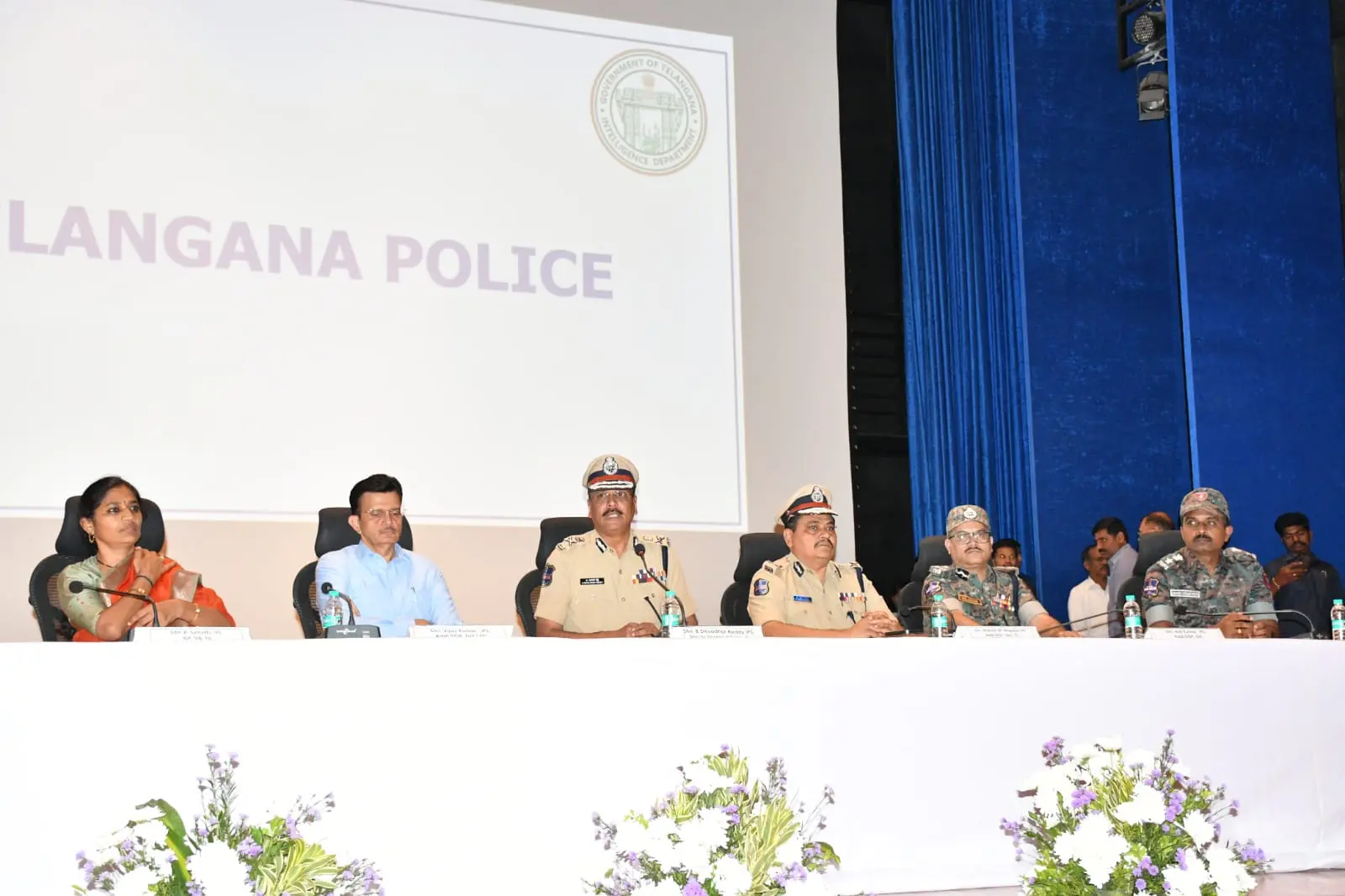 Telangana: డీజీపీ ఎదుట లొంగిపోయిన నలుగురు అగ్రనేతలు