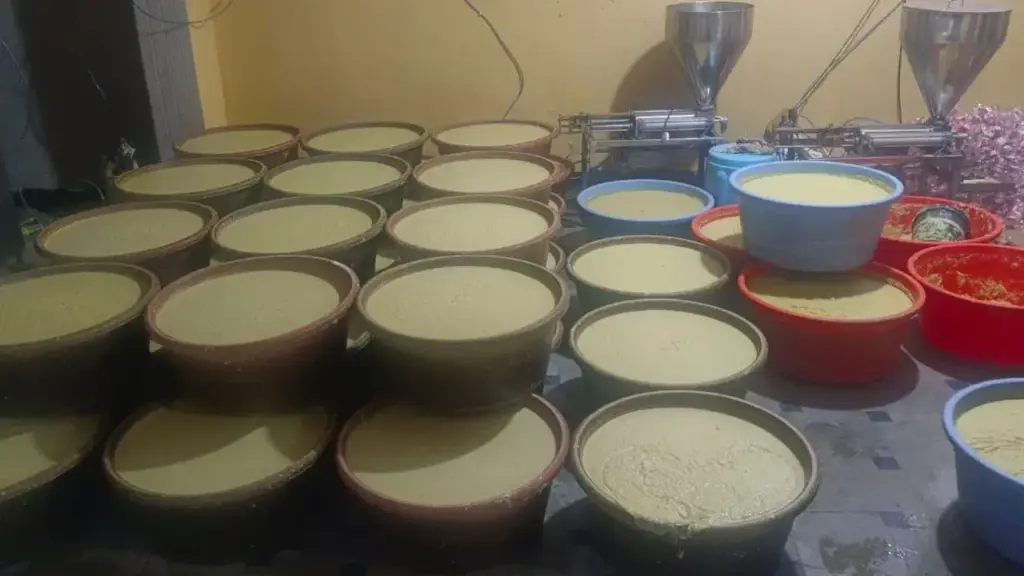 Gang of adulterated ginger garlic paste busted.. 4000 kg seized