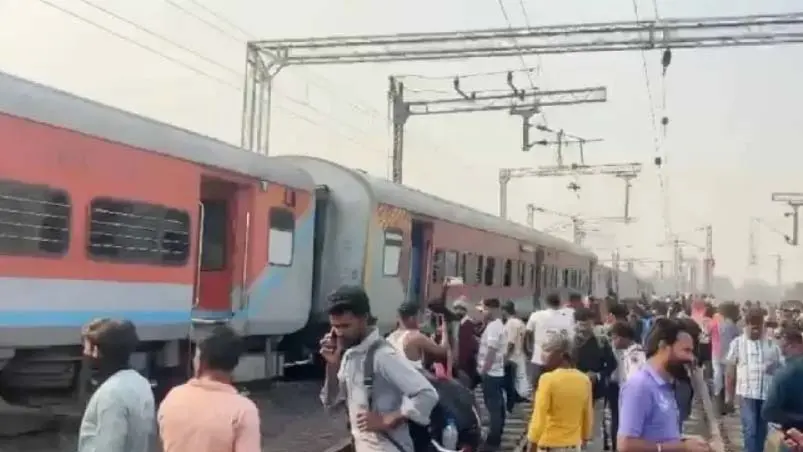 Odisha: Chennai Express derails