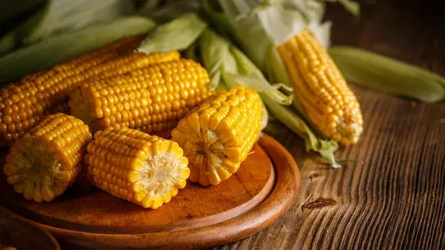 Sweet Corn Benefits: స్వీట్ కార్న్‌ను ఇలా తింటేనే పూర్తి ఆరోగ్యం..