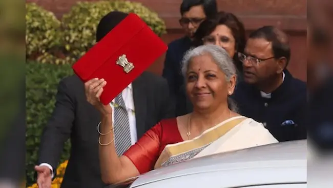 Budget2026: పార్లమెంట్‌కు చేరుకున్న నిర్మలా సీతారామన్‌