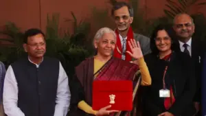 కాంజీవరం చీరలో మెరిసిన ఆర్థిక మంత్రి నిర్మలా సీతారామన్