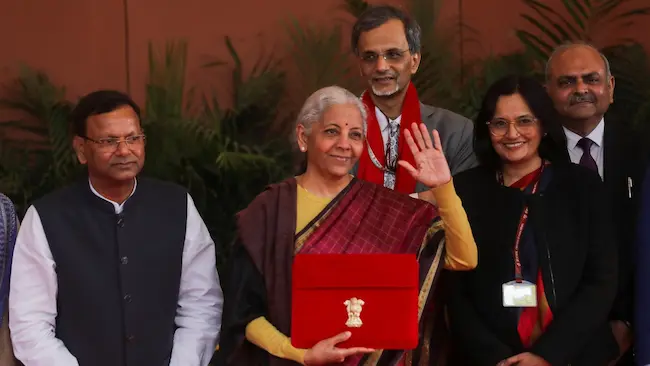 Budget 2026: కాంజీవరం చీరలో మెరిసిన ఆర్థిక మంత్రి నిర్మలా సీతారామన్