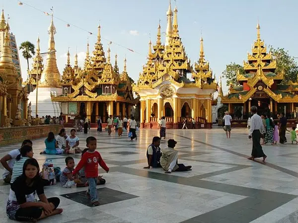 Temples: Spiritual benefits of sitting after darshan