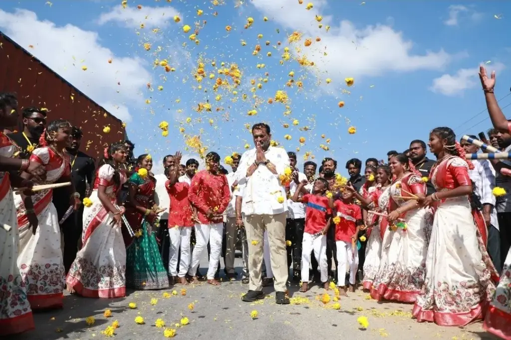 Padayatra: Bandla Ganesh's 'Sankalpa Yatra' concludes