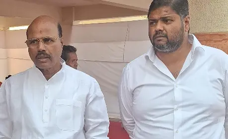 Ibrahimpatnam Politics: చైర్మన్, వైస్ చైర్మన్ ఎన్నిక వాయిదా అప్రజాస్వామికం