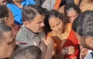 బాలిక ఘటన పై నిందుతుని తల్లిపై అనుమానాలు