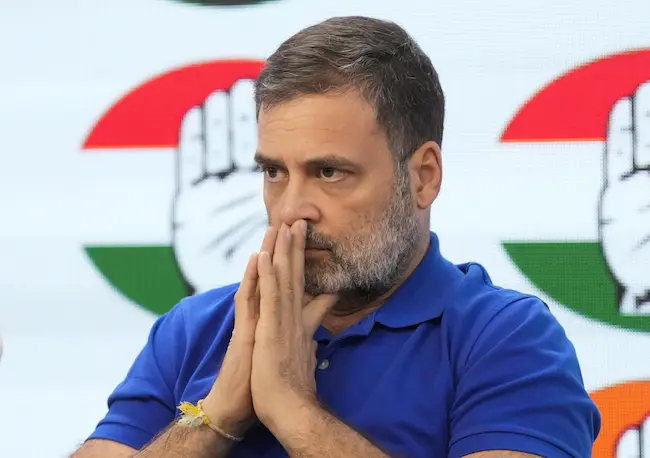 Rahul Gandhi: పరువు నష్టం కేసు విచారణకు హాజరైన రాహుల్ గాంధీ