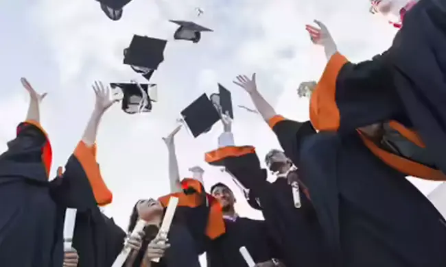 US Education Report: అమెరికాలో హిందువులు, యూదులు విద్యలో టాప్