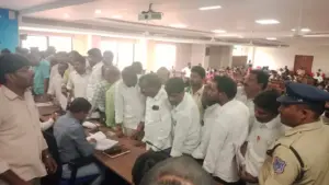 మాజీ ఎంపీటీసీపై భూకబ్జా ఆరోపణలు.. ఆలయ కమిటీ ఫిర్యాదు