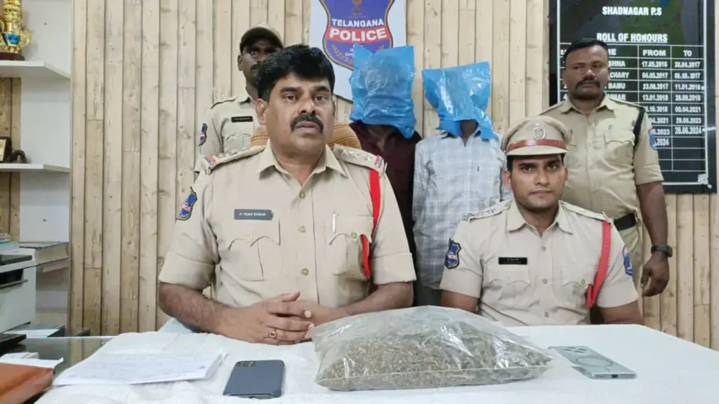 Shadnagar Ganja Case: షాద్‌నగర్‌లో గంజాయి విక్రయిస్తున్న ఇద్దరి అరెస్ట్