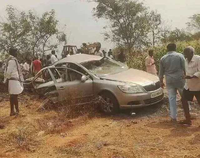 Nandyala Road Accident: Car hits crane: Three killed