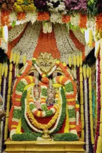 తెప్పపై రుక్మిణి సమేత శ్రీకృష్ణస్వామివారి అభయం