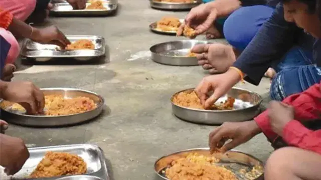 Medak news: Food poisoning at Kasturba School: 25 people fall ill!