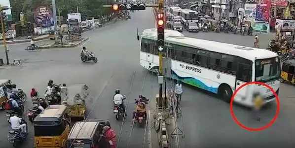 బస్సు ఢీకొని వ్యక్తికి తీవ్ర గాయాలు.. సీసీటీవీ విజువల్స్