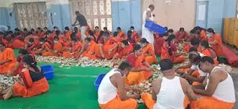 TG: మేడారం హుండీల లెక్కింపు ప్రారంభించిన కొండా సురేఖ