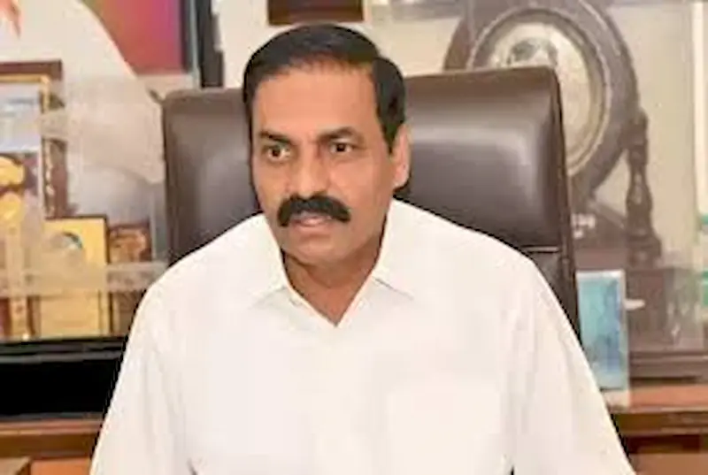 AP: కాకాణి గోవర్ధన్ రెడ్డికి నోటీసులు జారీ చేసిన పోలీసులు