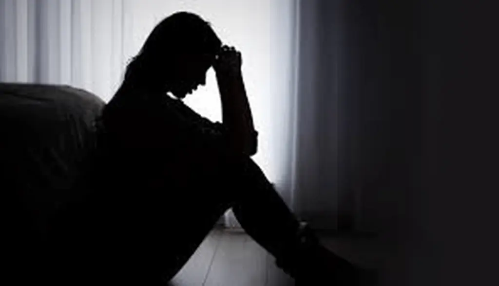 Karimnagar: అందంగా లేవని భర్త వేధింపులు: భార్య ఆత్మహత్య!