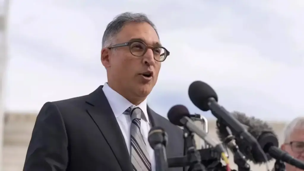 America: Indian-origin lawyer breaks with Trump tariffs