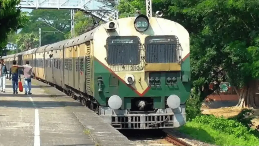Kochi Harbour train: భారతదేశంలో అతి చిన్న రైలు ఇదే..