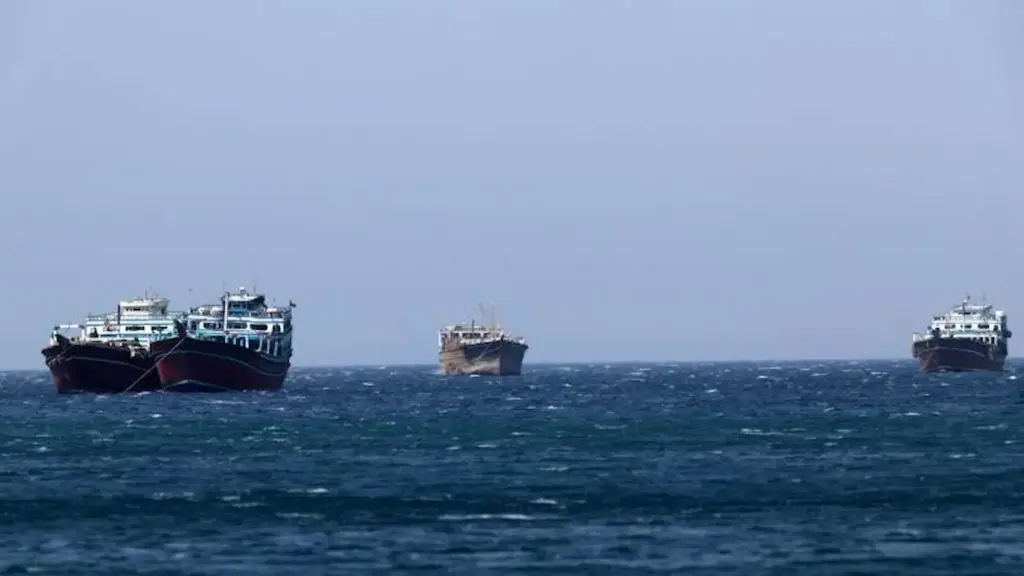 Strait of Hormuz: చమురు ట్యాంకర్ల నిలిపివేత.. పెట్రోల్, డీజిల్ ధరలు పెరిగే అవకాశం