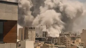 అమెరికా, ఇజ్రాయెల్ దాడులకు ప్రతీకారంగా ఇరాన్ ప్రతిదాడి