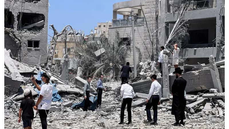 Iran-Israel War : మిస్సైళ్ల భయం.. బుర్జ్ ఖలీఫా ఖాళీ