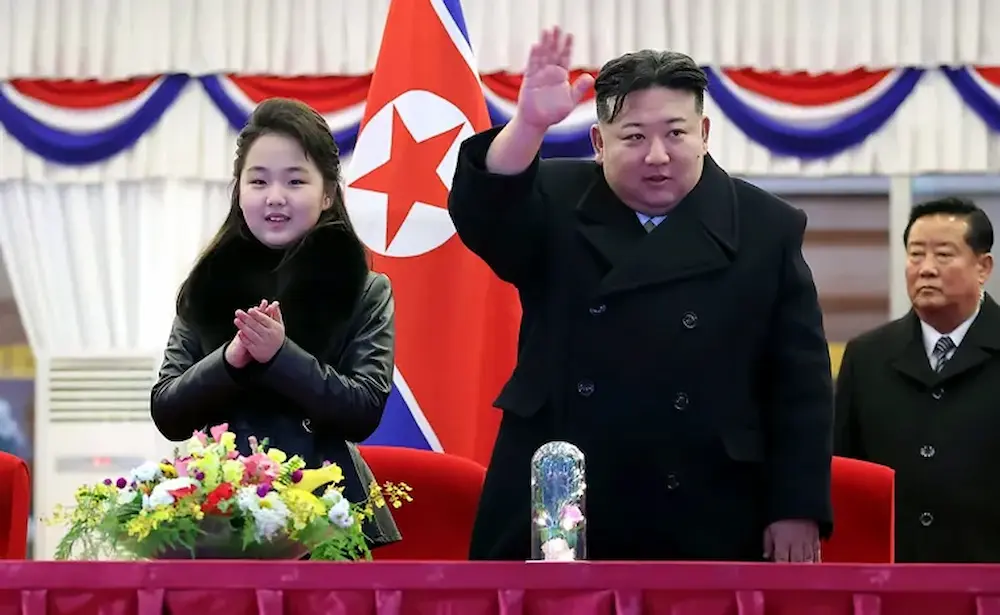 North Korea: కుమార్తె జూ ఏతో కలిసి సైనిక కవాతులో పాల్గొన్న కిమ్