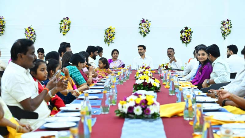 Nara Lokesh Dinner with MLA & MLC Families : కూటమి నేతల కుటుంబాలతో లోకేష్ విందు