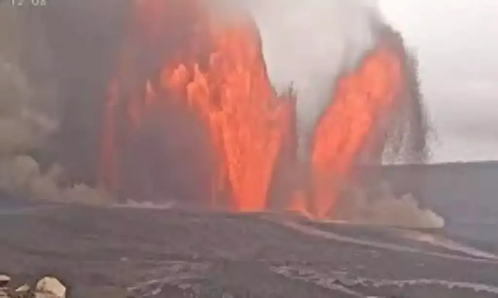 Kilauea Volcano: బ‌ద్ధ‌లైన అగ్నిప‌ర్వ‌తం.. భారీ ఎత్తుకు ఎగసిపడ్డ లావా